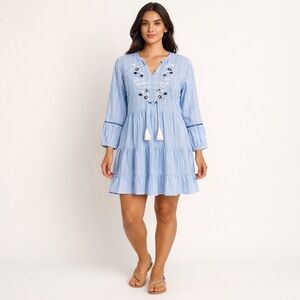Free People Blue and White Textured Fabric Embroidered Floral Pattern Sz Small